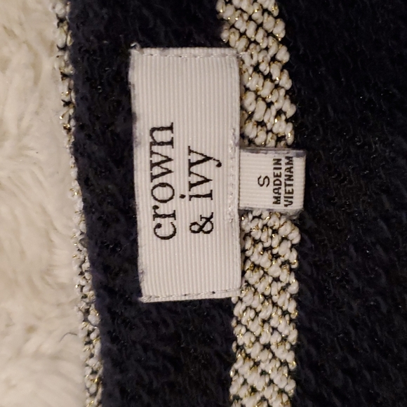 NWOT crown & ivy shimmery striped sweater - Picture 5 of 8